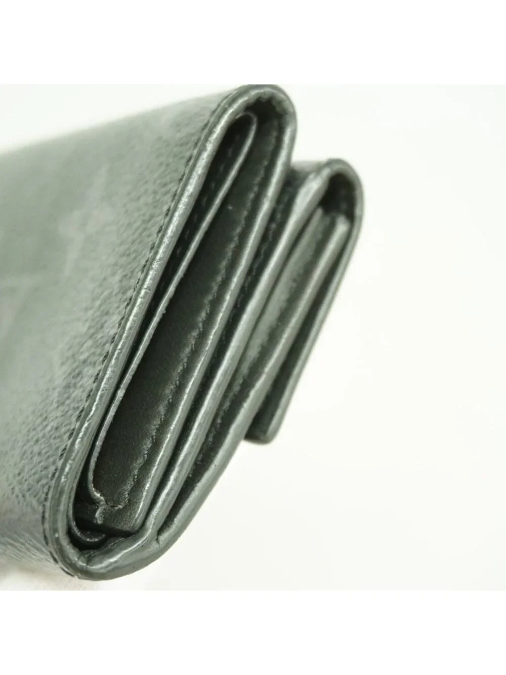 Louis Vuitton Trifold Wallet Monogram Eclipse Discovery Compact Black